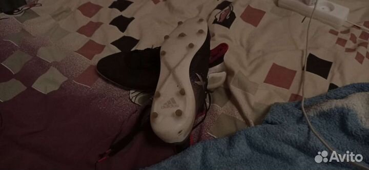 Футбольные бутсы adidas