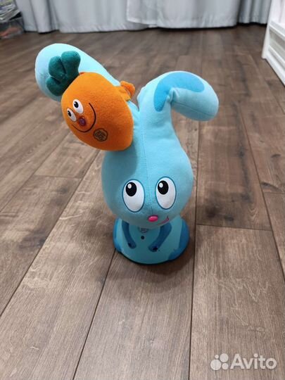 Заяц Bunny с морковкой