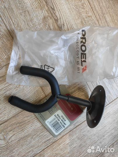 Настенный держатель гитары Proel FC510