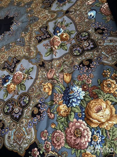 Павловопосадский шерстяной платок