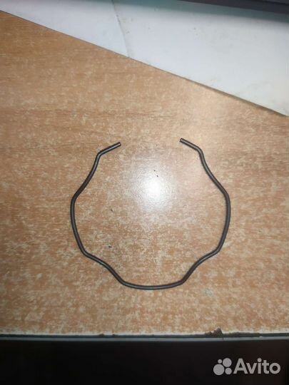 Стопорное кольцо пера вилки Suzuki SkyWave