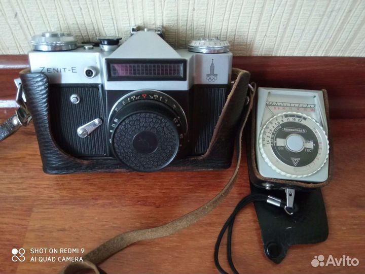 Фотоаппарат зенит-Е, фотоэкспометр Ленинград-4