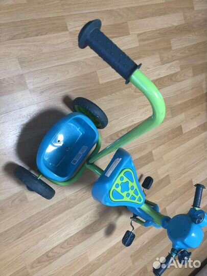 Трехколесный велосипед