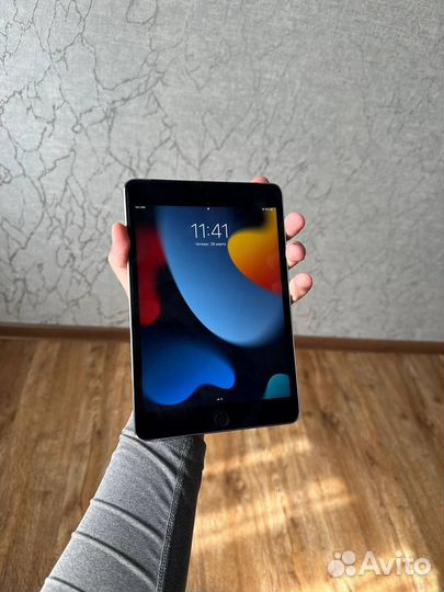 iPad mini 4 cellular