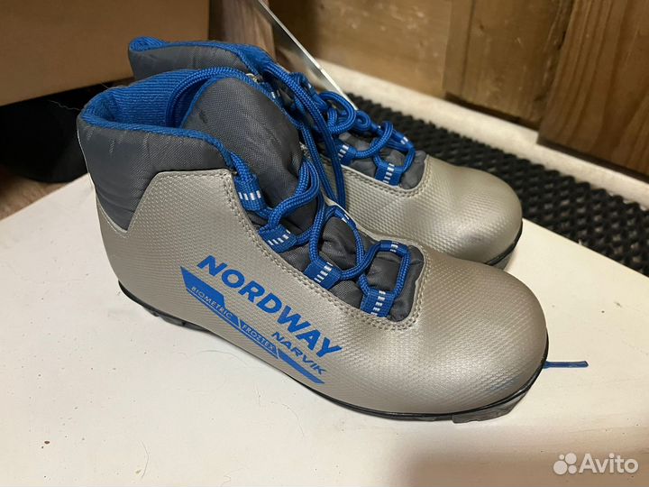 Лыжные ботинки