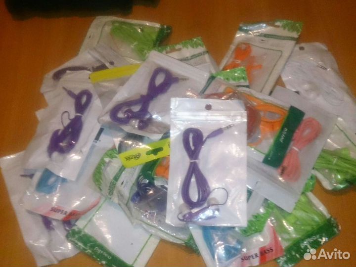 Наушники -Новые -3.5- штекер