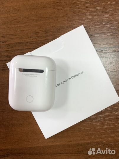 Кейс для наушников Apple AirPods оригинал