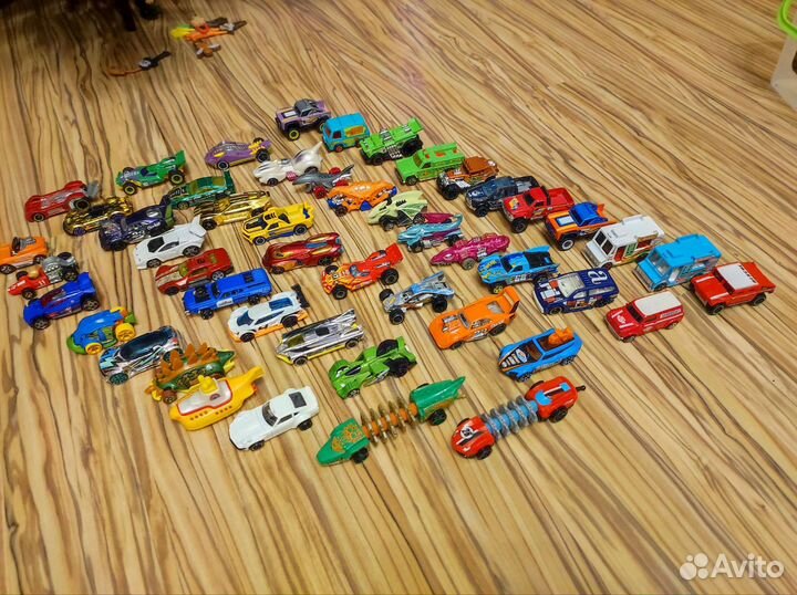 Машинки Hotwheels