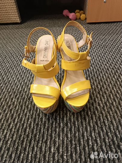 Босоножки женские