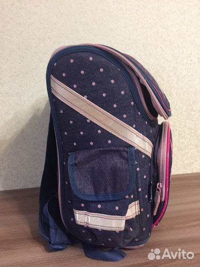 Портфель фирменный, легкий, отл.сост.для девочки