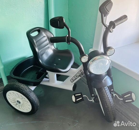 Трехколесный велосипед