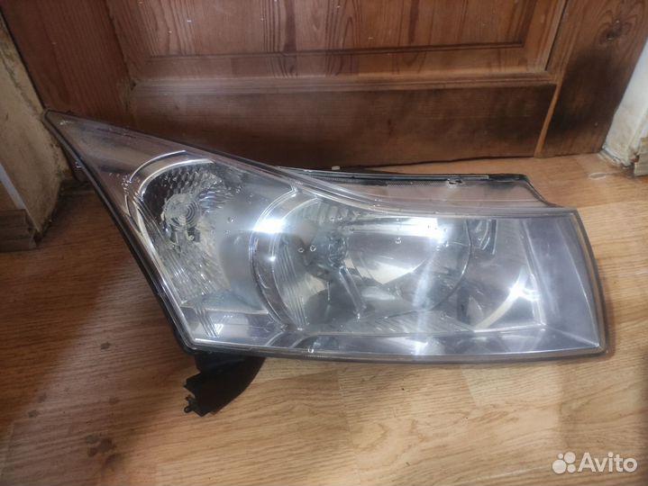 Фара правая chevrolet cruze