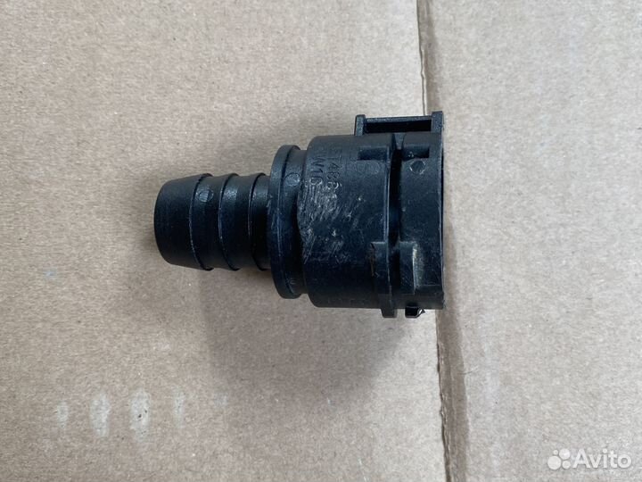 Chevrolet Cruze,штуцер шланга печки салона