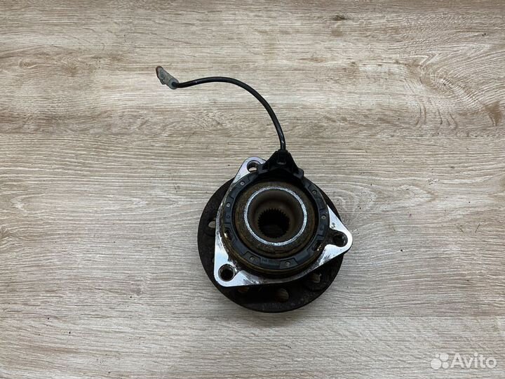 Ступица передняя Opel Zafira B