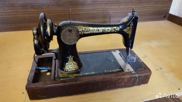 Швейная машинка сингер
