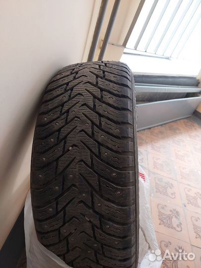 Nokian Tyres Hakkapeliitta 8 SUV 215/65 R16 102T