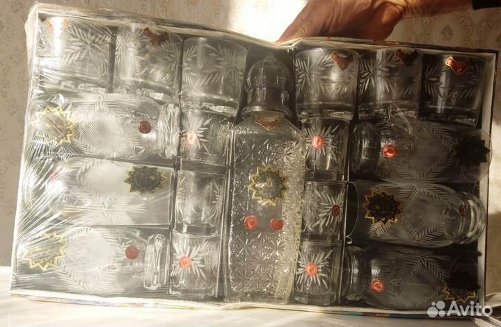 Набор стопок и стаканов с графином 19 предметов