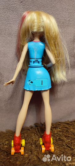 Кукла на роликах
