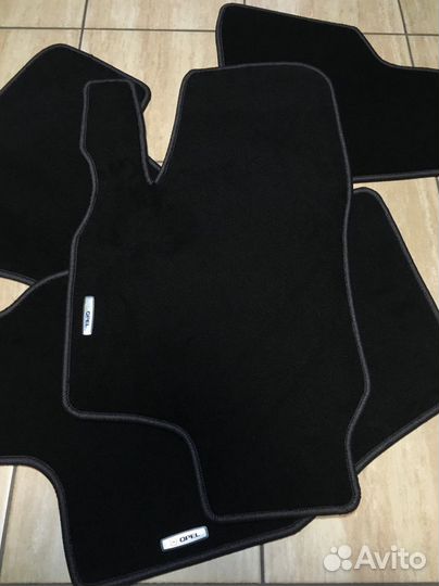 Водительский автоковрик Премиум велюровый