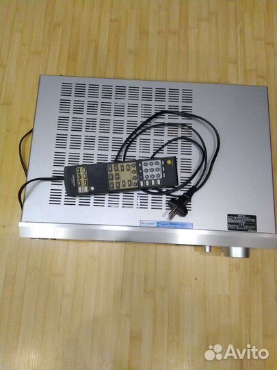 Интегральнвй усилитель Onkyo
