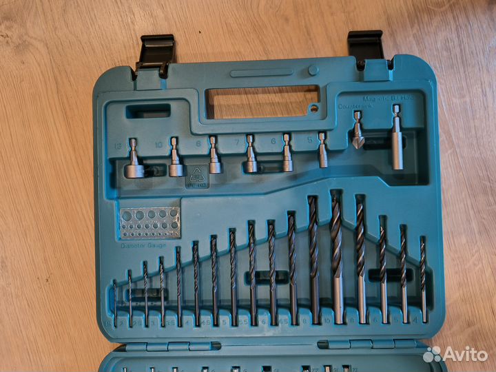 Набор Makita свёрл и бит 77 предметов