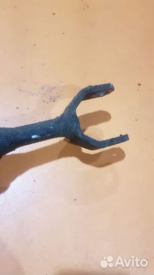 Амортизатор передний правый на Skoda Superb