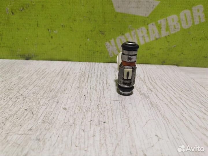 Форсунка инжекторная Шкода Октавия А4