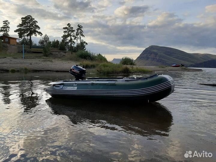 Лодка с мотором