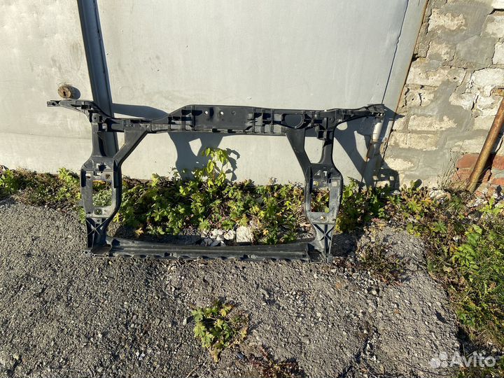 Рамка радиатора(телевизор) Ауди Q7