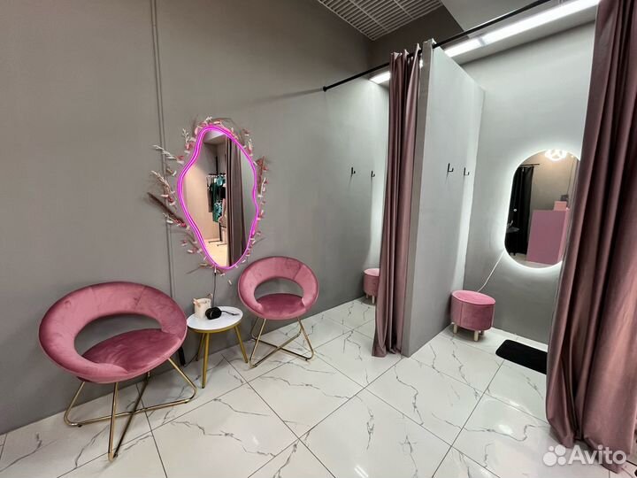 Шоурум, магазин одежды в тц,топ трафик