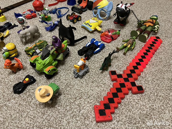 Игрушки Lego Ninjago, McDonald’s и т.д