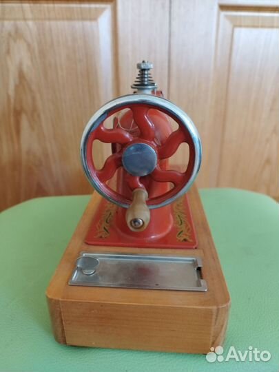 Детская швейная машина СССР