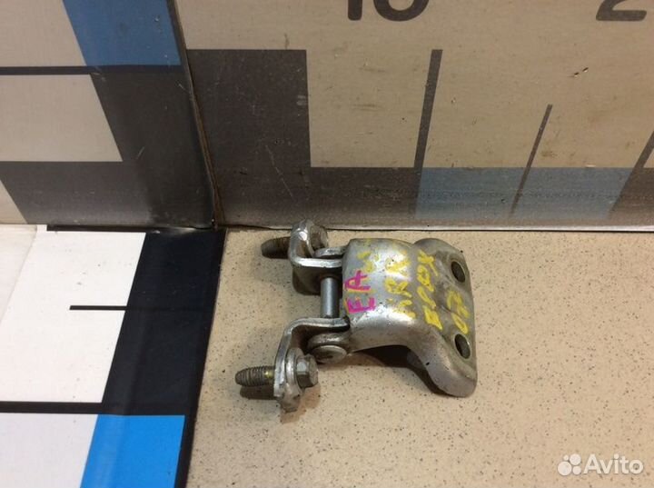 Петля двери передняя Mitsubishi Galant EA