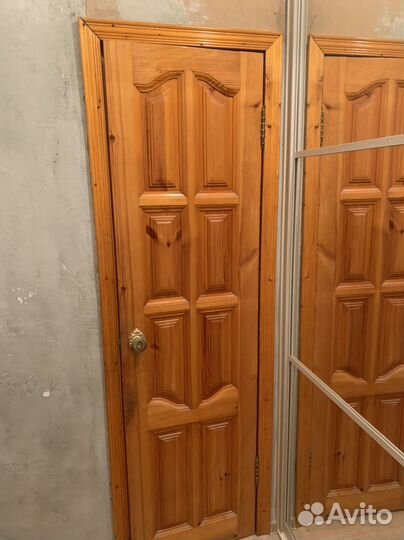 Деревянная дверь