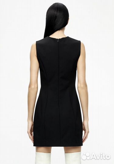 Стильное черное платье