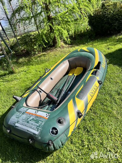 Надувная лодка Intex