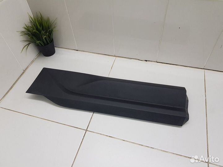 Молдинг двери нижний задний левый (Geely Coolray)