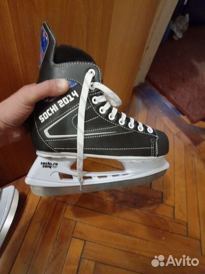 Коньки хоккейные 40 размер