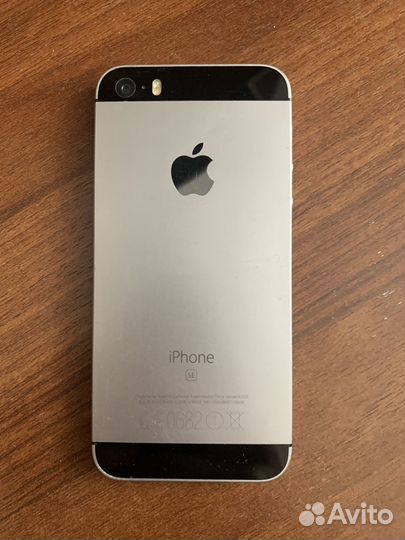 iPhone SE, 32 ГБ