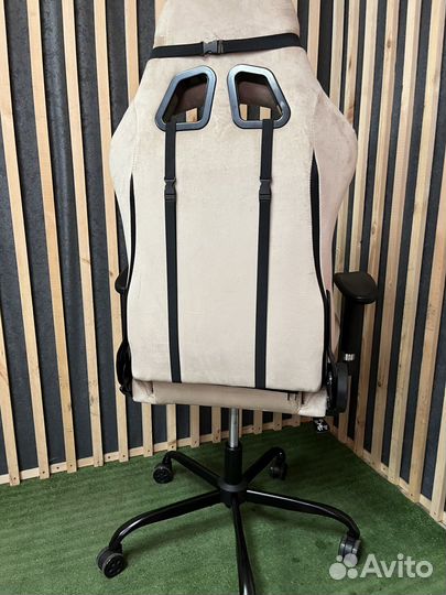 Компьютерное кресло игровое
