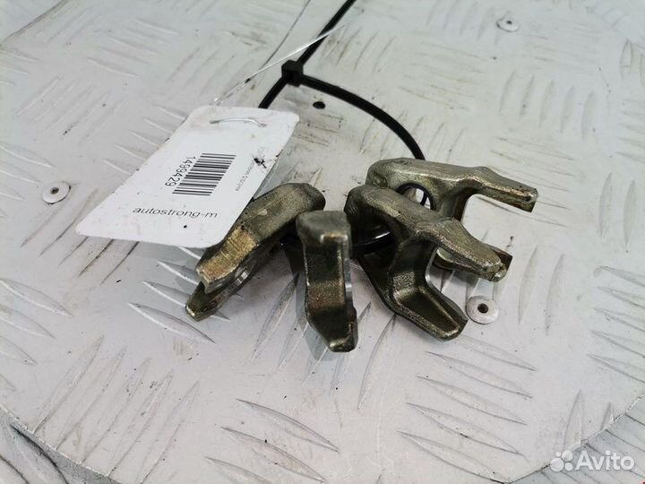 Крепление форсунки Renault Espace 4 рест. 2010