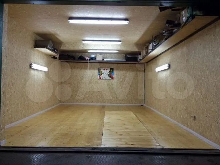 Гараж, > 30 м²