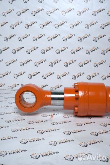 Гидроцилиндр ковша Hitachi zx200-3 4638279