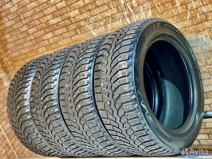 Bridgestone Blizzak Spike-01 215/55 R16