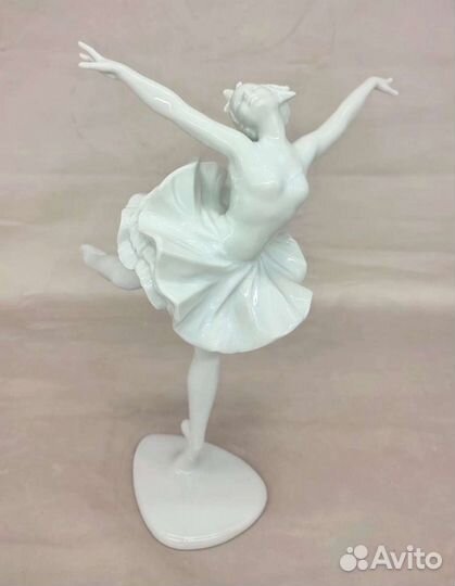 Шикарная интерьерная статуэтка Балерина.Фарфор.Про
