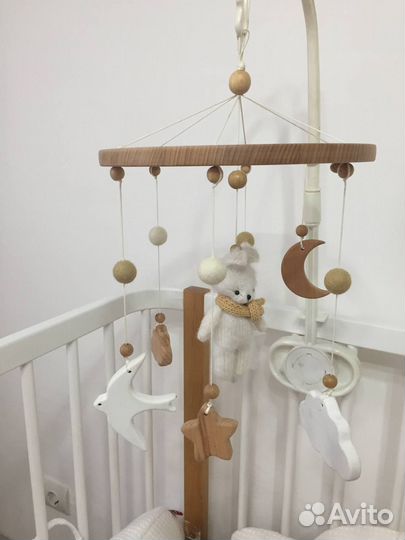 Мобиль на кроватку деревянный