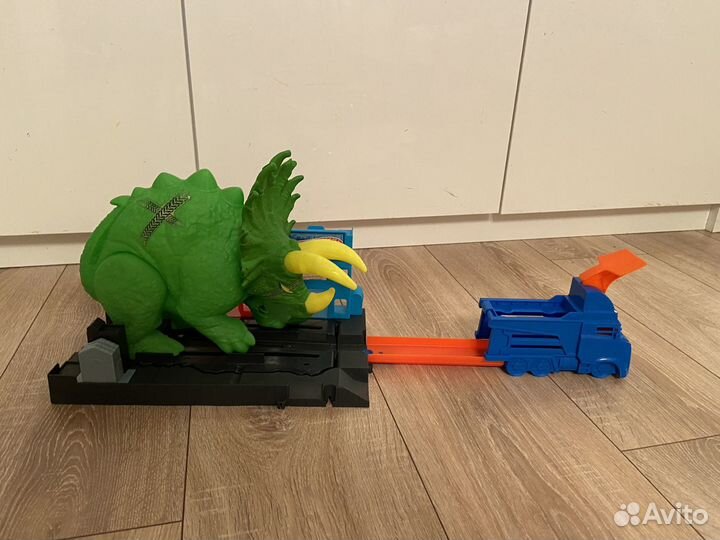 Hot weels динозавр