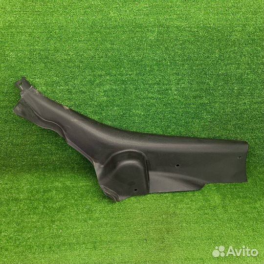 Накладка внутренняя на порог задняя правая Mazda 3