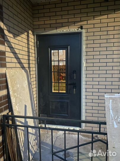 Дверь входная с терморазрывом и стеклом