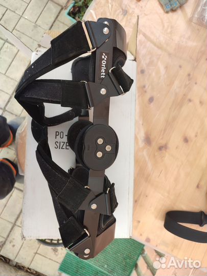 Ортез коленный с двуосным шарниром-регулятором